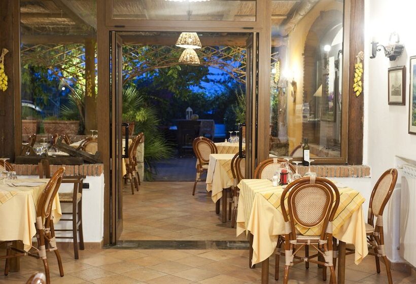 هتل Poggio Del Sole