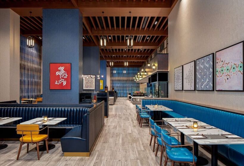 Doubletree By Hilton Dubai M Square Hotel & Residences