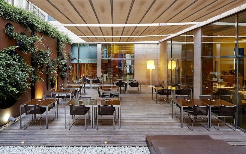 Отель Barcelona Catedral