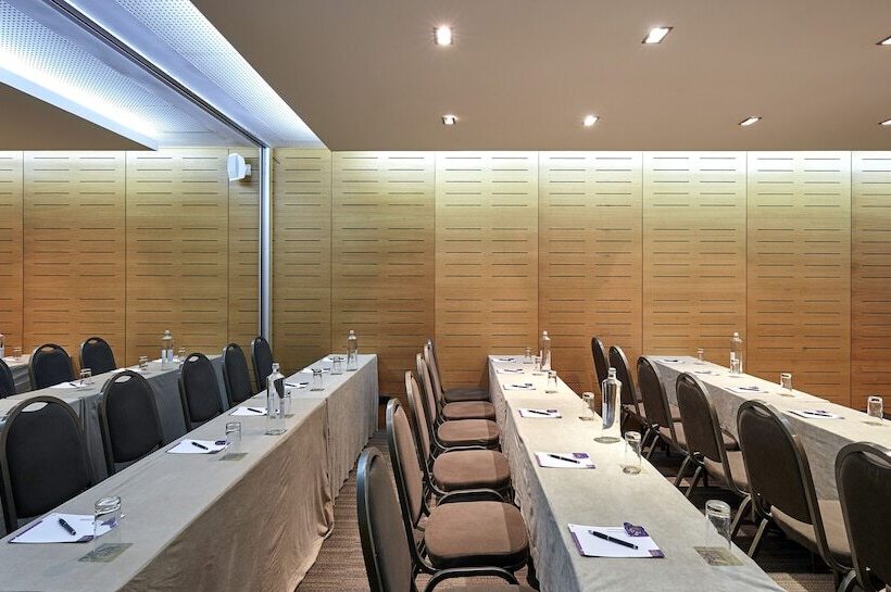 Отель Barcelona Catedral