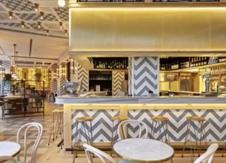 Отель Barcelona Catedral