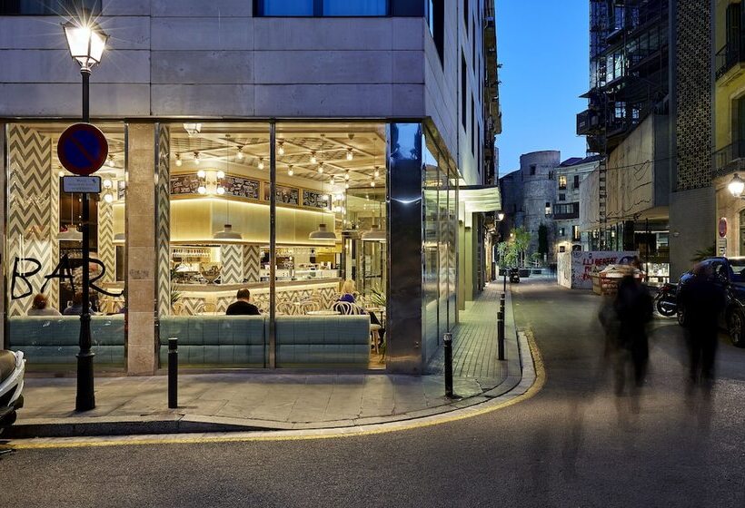 Отель Barcelona Catedral