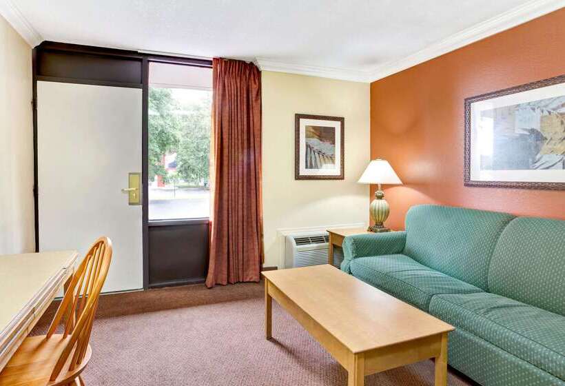 هتل Days Inn By Wyndham Kissimmee West