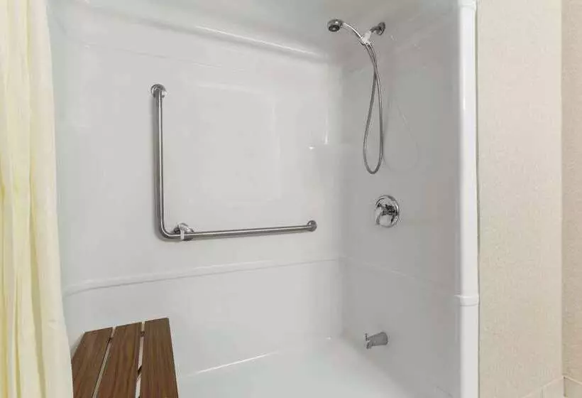 Hotel Days By Wyndham Niagara Falls Centre St. By The Falls