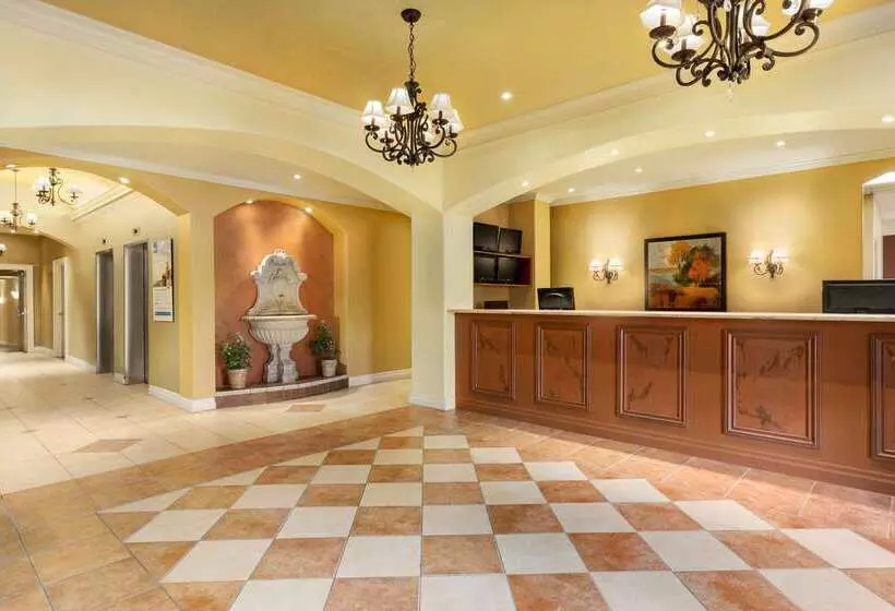 Hotel Days By Wyndham Niagara Falls Centre St. By The Falls