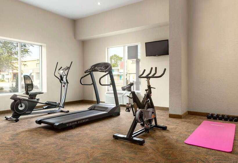 هتل Days By Wyndham Niagara Falls Centre St. By The Falls