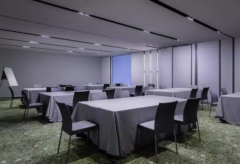 Отель Ikonik Anglí