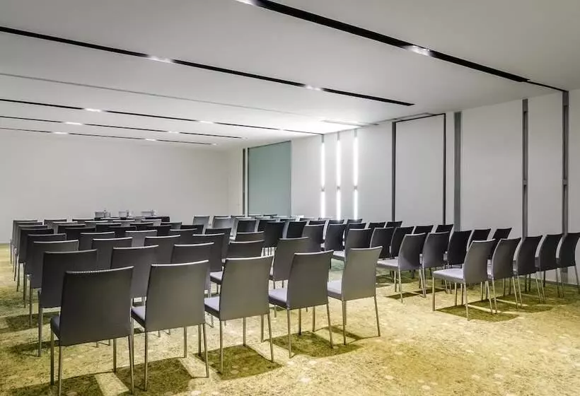 Отель Ikonik Anglí