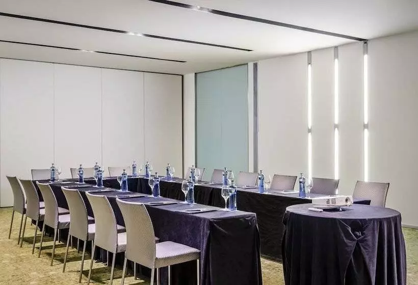 Отель Ikonik Anglí