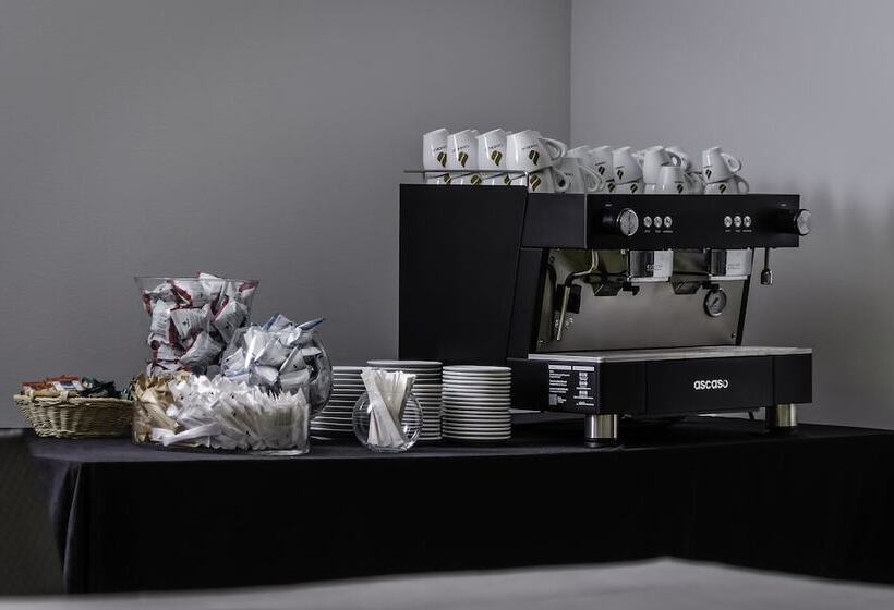 هتل Ikonik Anglí