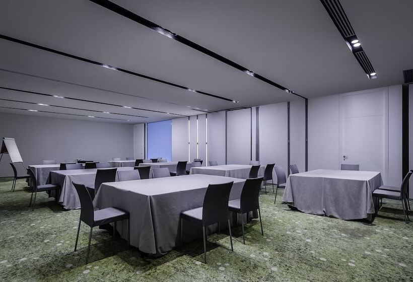 هتل Ikonik Anglí