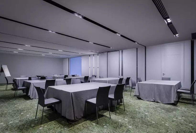 Отель Ikonik Anglí