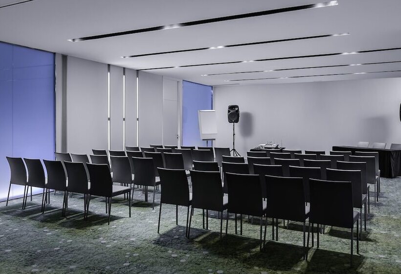 هتل Ikonik Anglí