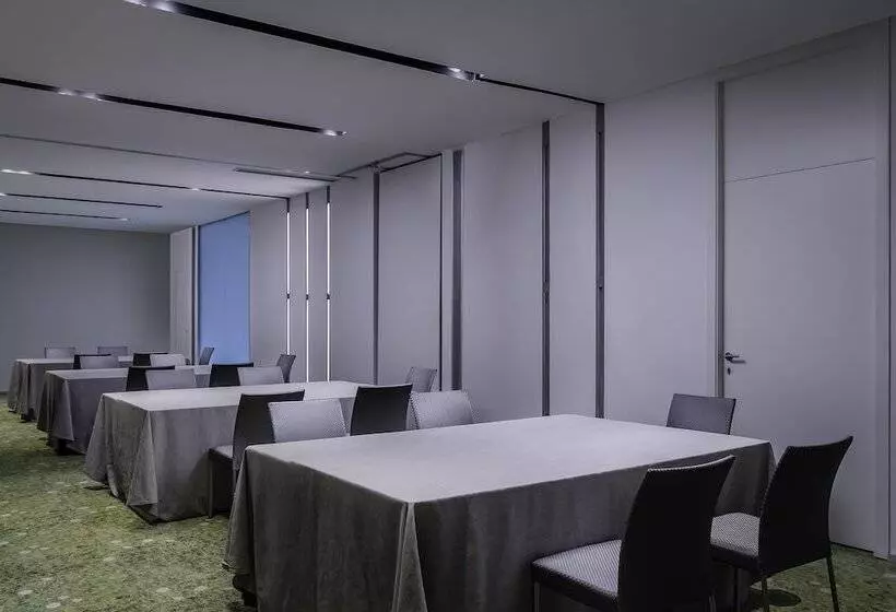 Отель Ikonik Anglí