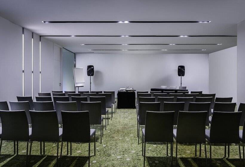 هتل Ikonik Anglí