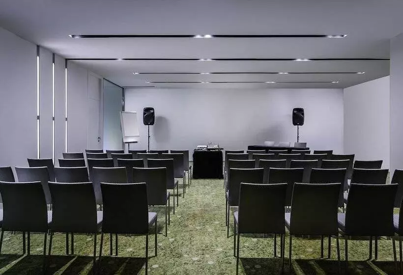 Отель Ikonik Anglí