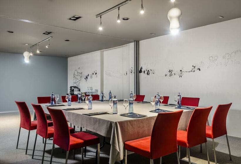 هتل Ikonik Anglí