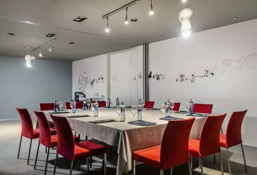 Отель Ikonik Anglí