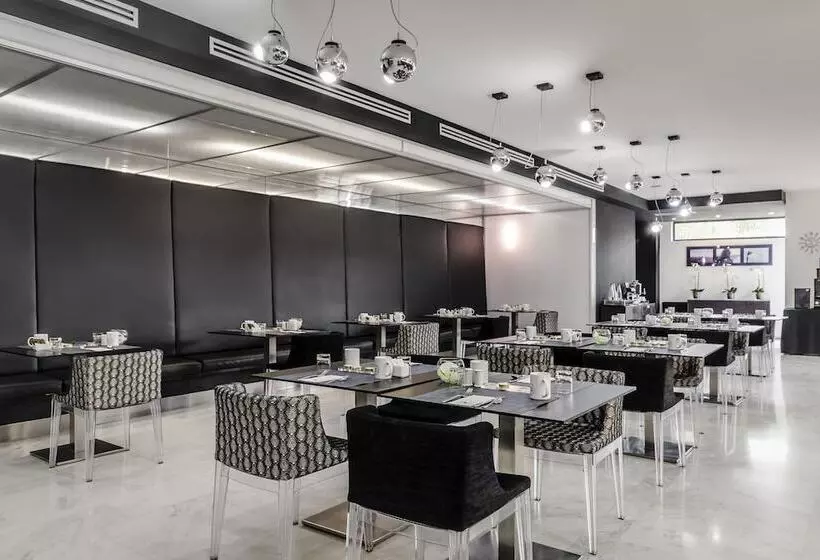 Отель Ikonik Anglí