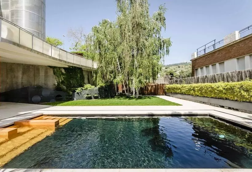 Отель Ikonik Anglí