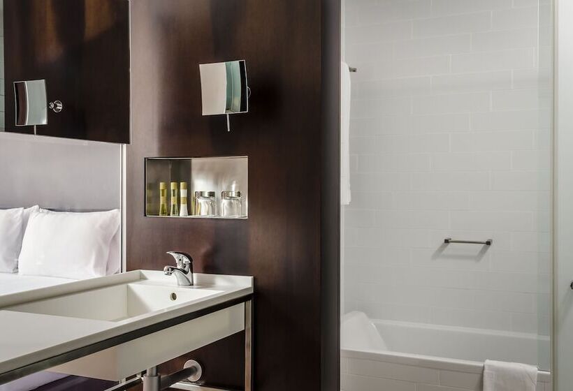 هتل Ikonik Anglí