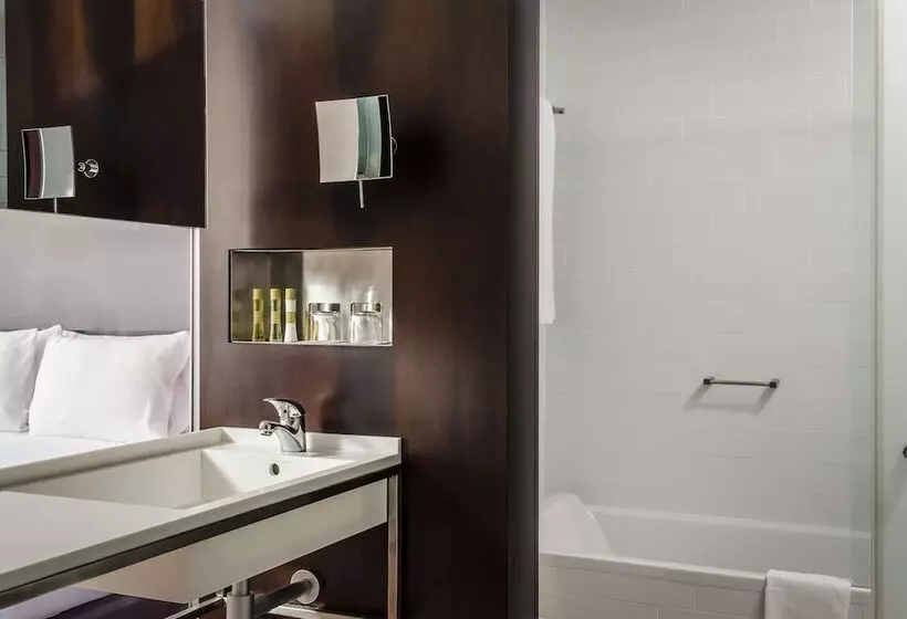 Отель Ikonik Anglí