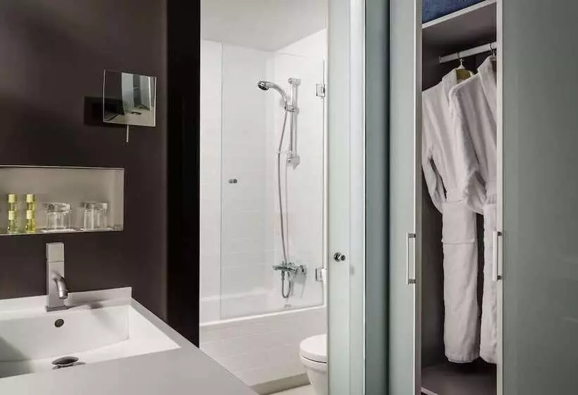 Отель Ikonik Anglí