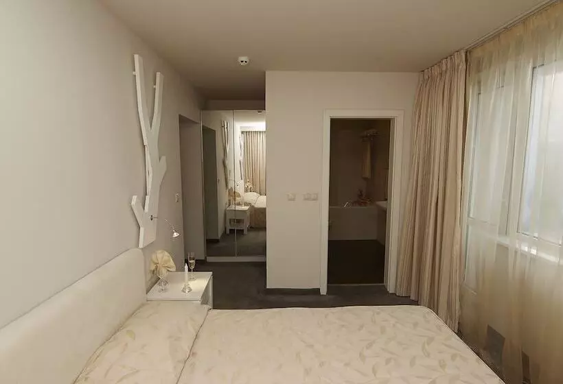 Отель Festa Chamkoria Apartments