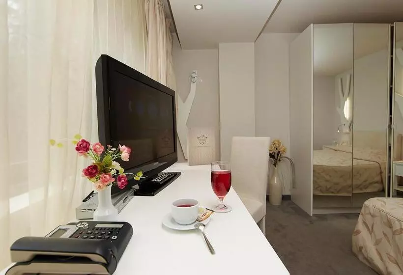 Отель Festa Chamkoria Apartments