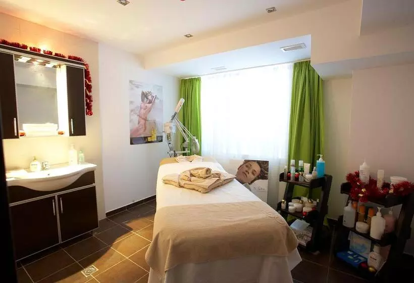 Отель Festa Chamkoria Apartments