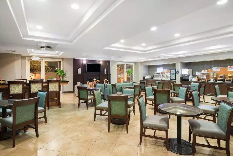 Holiday Inn Express Hotel & Suites Vacaville, An Ihg
