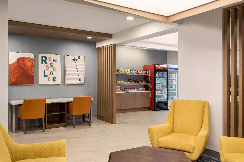 Hotel Holiday Inn Express & Suites East Greenbush Albany Skyline An Ihg