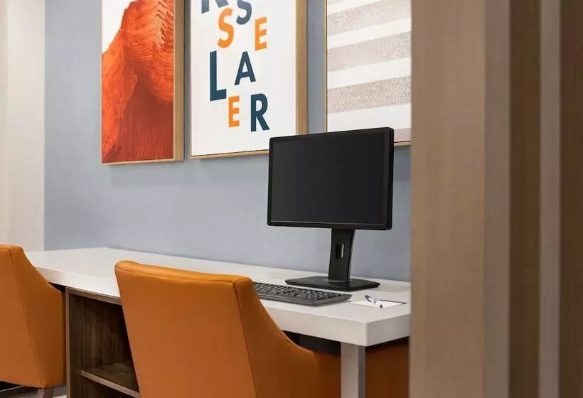 Hotel Holiday Inn Express & Suites East Greenbush Albany Skyline An Ihg