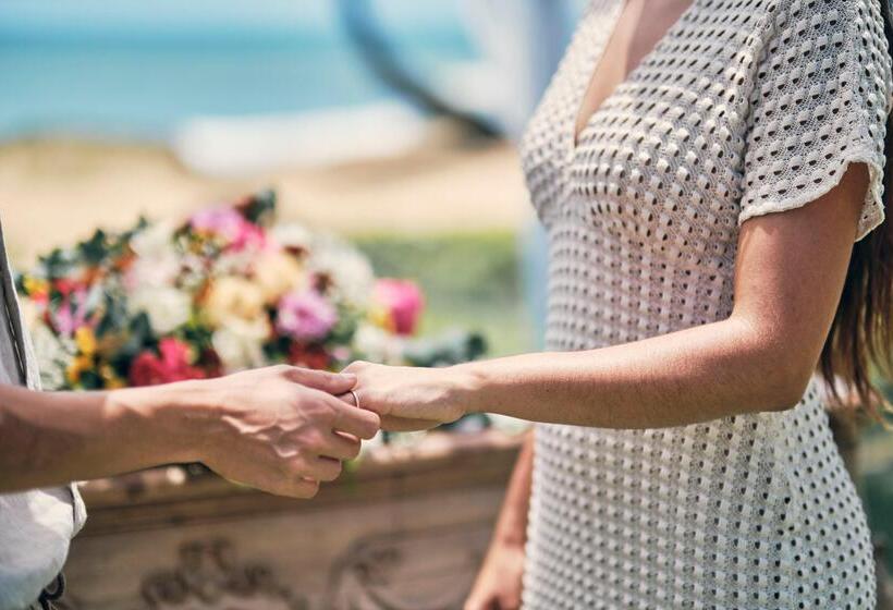 هتل Iberostar Waves Bahia - All Inclusive