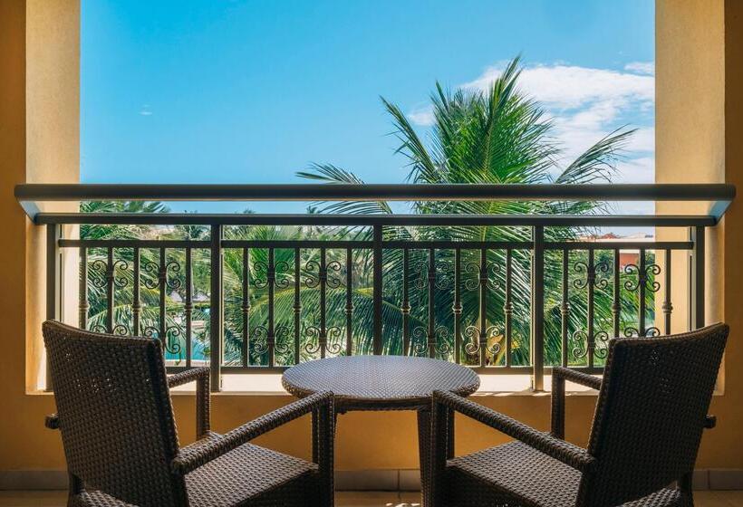 هتل Iberostar Waves Bahia - All Inclusive