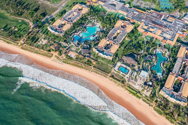 هتل Iberostar Waves Bahia - All Inclusive