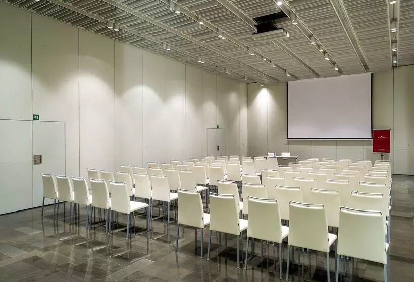 Отель NH Collection Barcelona Constanza