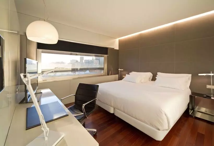 Отель NH Collection Barcelona Constanza