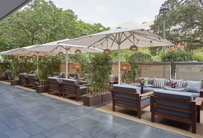 Отель NH Collection Barcelona Constanza