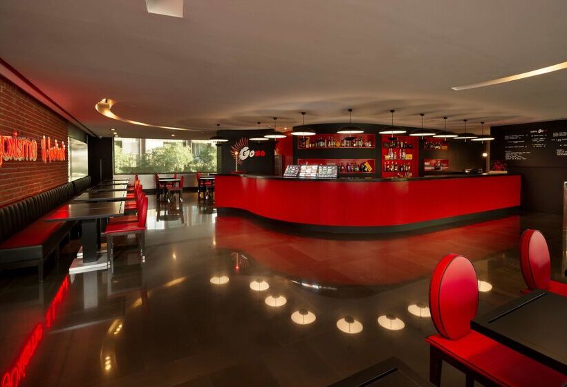 Отель NH Collection Barcelona Constanza