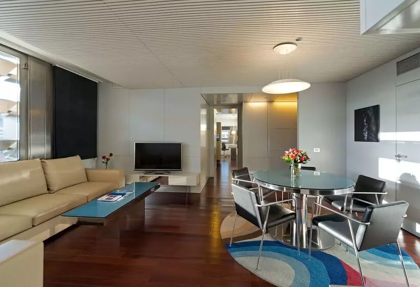 Отель NH Collection Barcelona Constanza