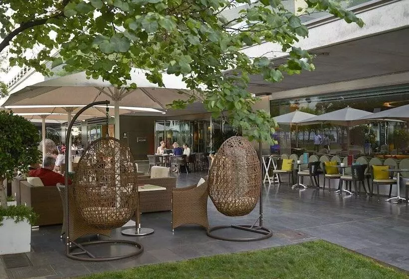 Отель NH Collection Barcelona Constanza