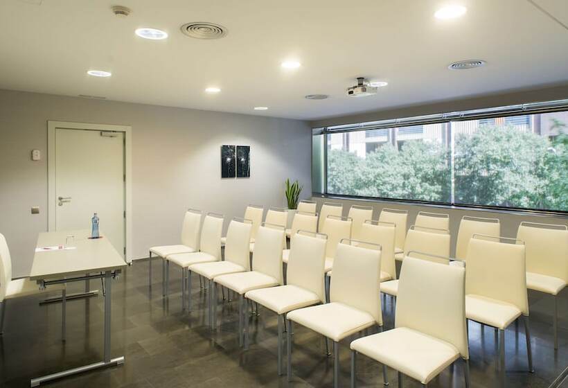 Отель NH Collection Barcelona Constanza