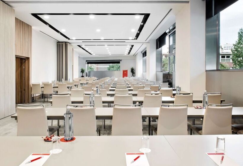 Отель NH Collection Barcelona Constanza