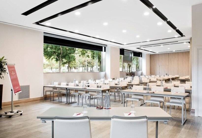 Отель NH Collection Barcelona Constanza