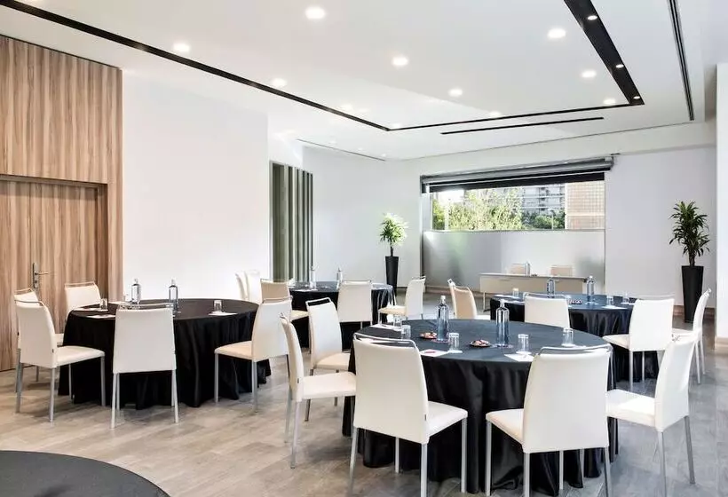 Отель NH Collection Barcelona Constanza