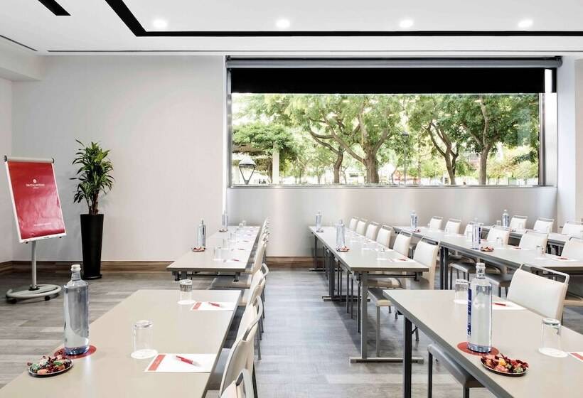 Отель NH Collection Barcelona Constanza