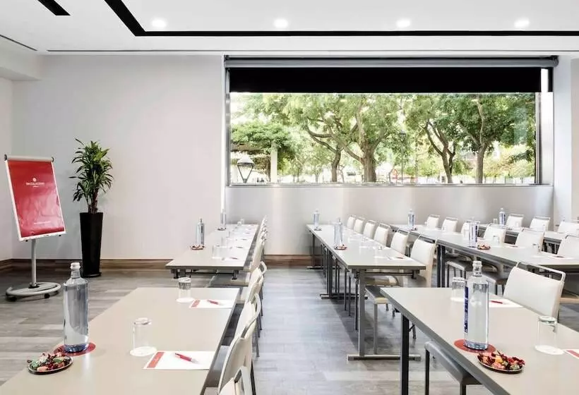 Отель NH Collection Barcelona Constanza