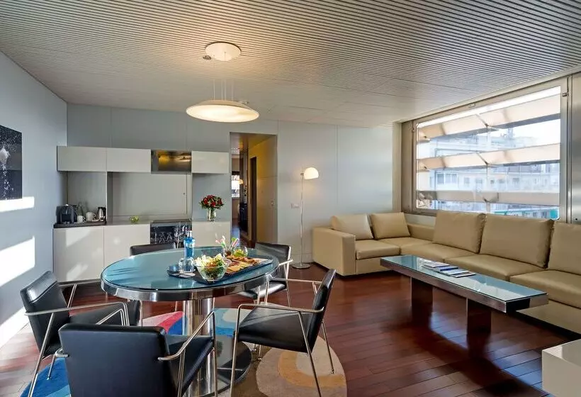 Отель NH Collection Barcelona Constanza