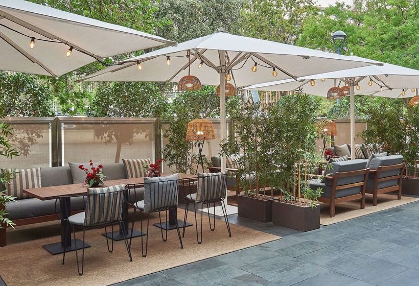 Отель NH Collection Barcelona Constanza